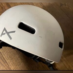 Anon Raider Helemt White Size Small